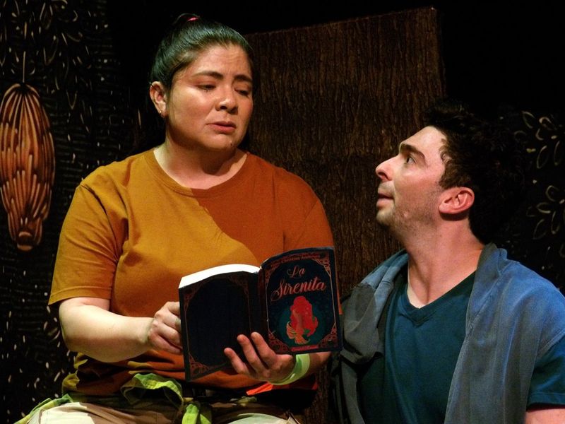 Crítica: SIRENA Y PUNTO at LA TEATRERÍA Image