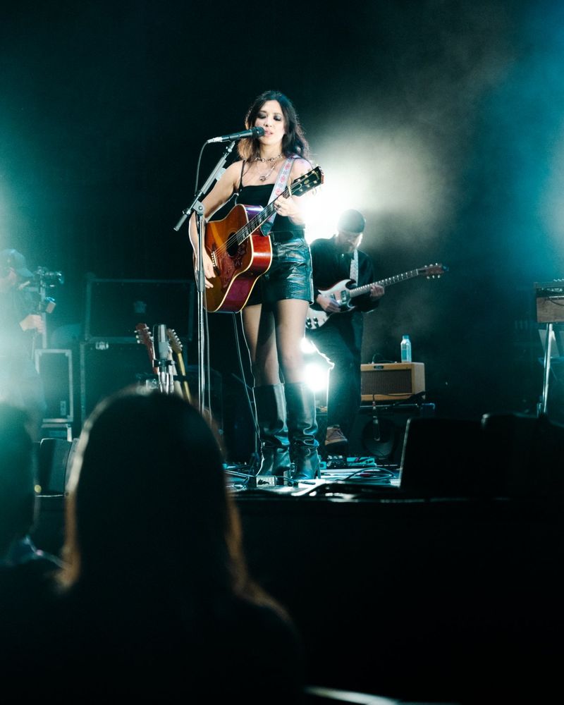 Photos: Michelle Branch Brings Lisa Loeb to Sold-Out Wiltern Show — photo 5 of 13