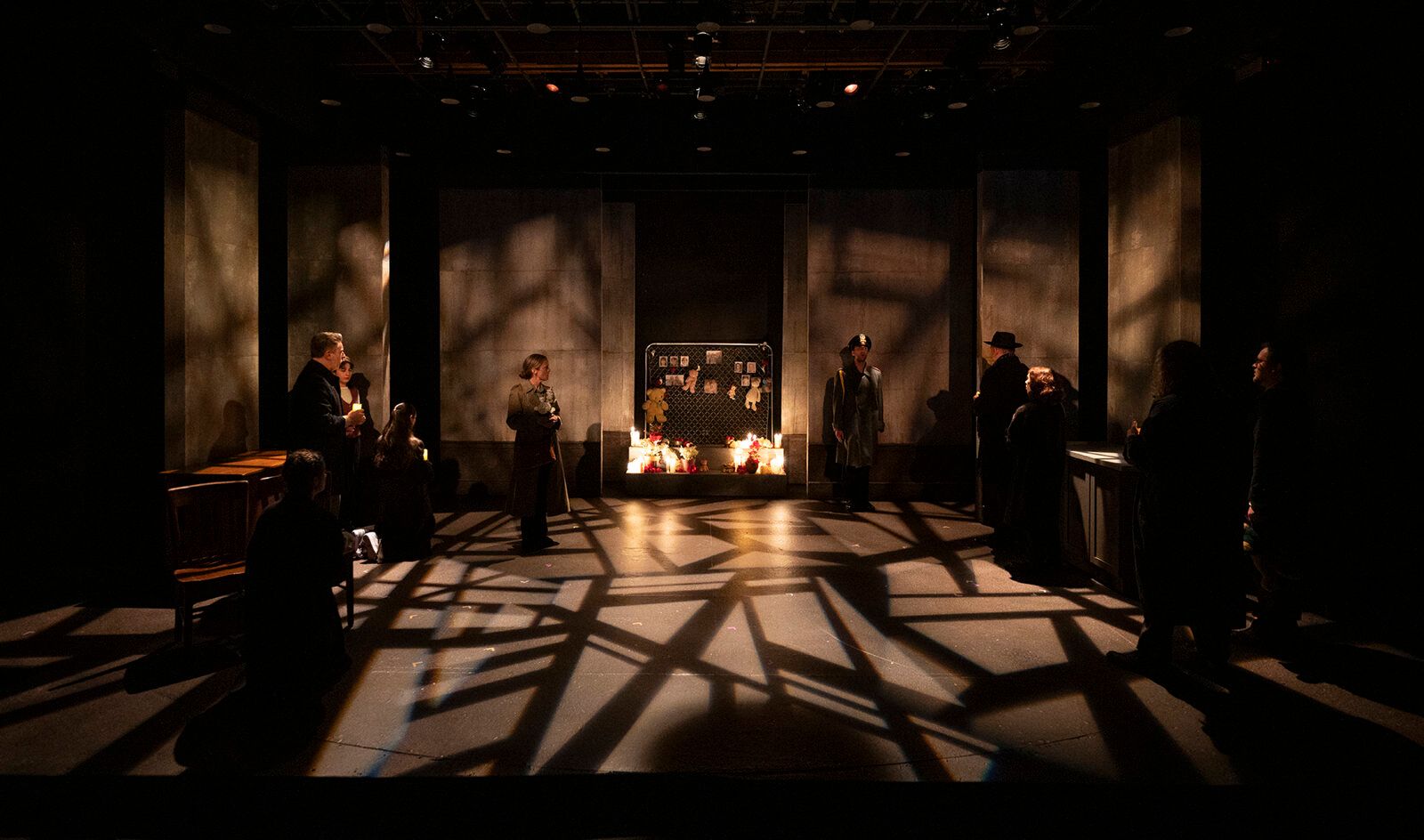 Photos: First Look at VLADIMIR, Opening Shattered Globe's 36th Season at Theater Wit — photo 2 of 15