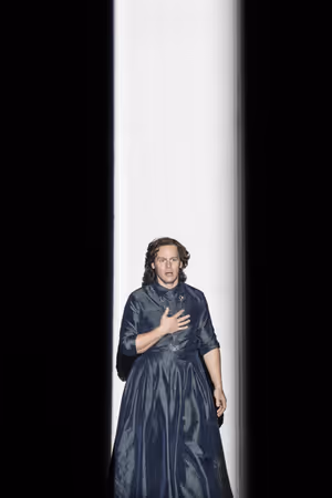 Jonathan Groff Photo