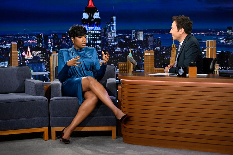 Photos: THE TONIGHT SHOW: Chris Rock, Jennifer Hudson, ALABAMA SHAKES Perform — photo 2 of 4