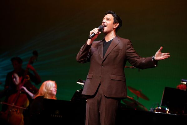 Santino Fontana Photo