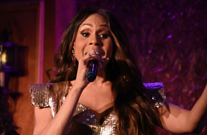 Photos: Deborah Cox Headlines NY POPS UNDERGROUND at 54 Below — photo 15 of 28