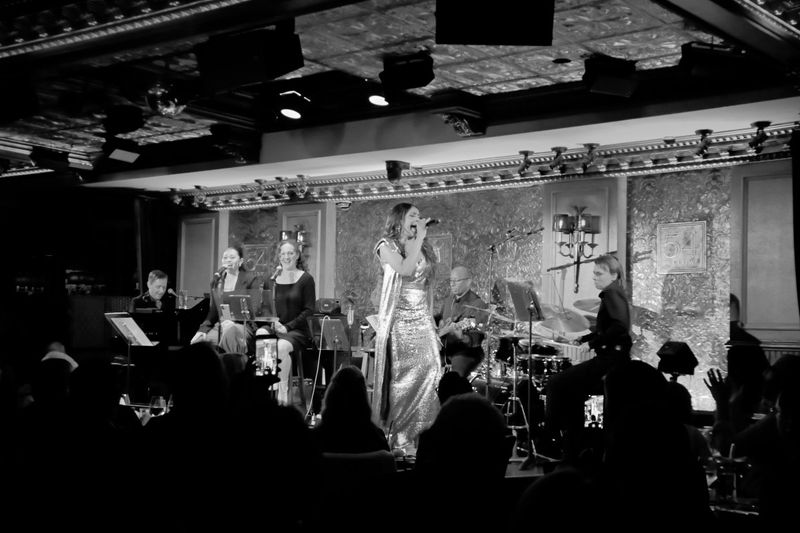 Photos: Deborah Cox Headlines NY POPS UNDERGROUND at 54 Below — photo 16 of 28
