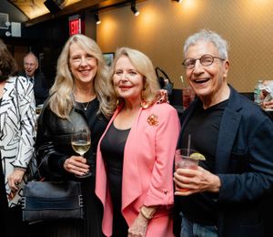 Debra Whitfield, Randie Levine Miller, Ken Waissman @ BroadwayWorld Debra Whitfield, Randie Levine Miller, Ken Waissman Photo