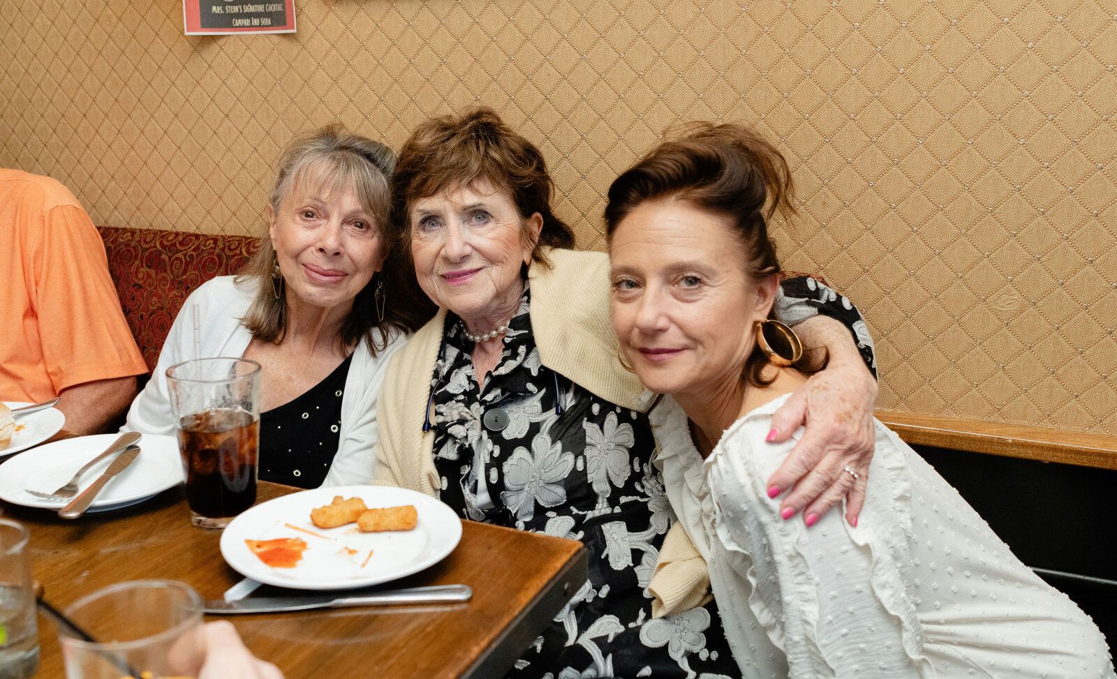 Photos: MRS. STERN WANDERS THE PRUSSIAN STATE LIBRARY Opens at 59E59 Theaters — photo 19 of 36