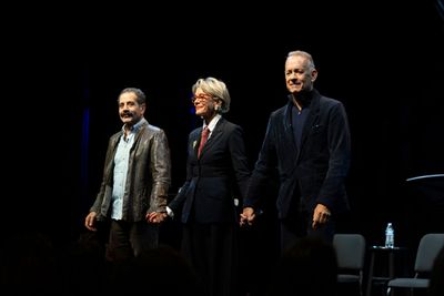 Tony Shalhoub, Wendie Malick, Tom Hanks Photo