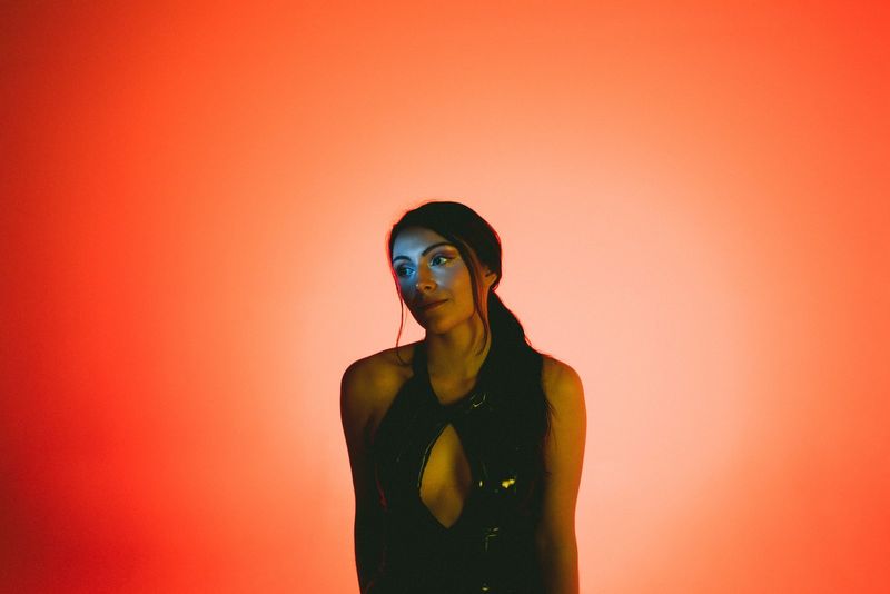 Photos: Maiah Wynne Releases INTO THE WAVES Album; London Show Oct 14 — photo 1 of 4
