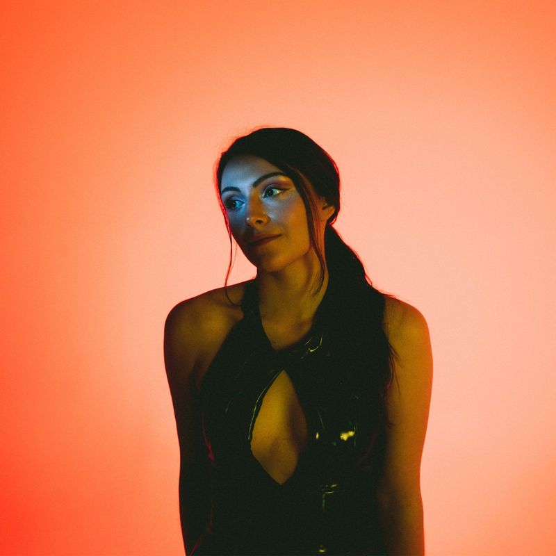 Photos: Maiah Wynne Releases INTO THE WAVES Album; London Show Oct 14 — photo 3 of 4