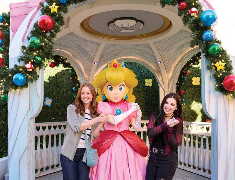 Photos: Universal Studios Hollywood Celebrates Holidays with GRINCHMAS and Harry Potter — photo 4 of 4