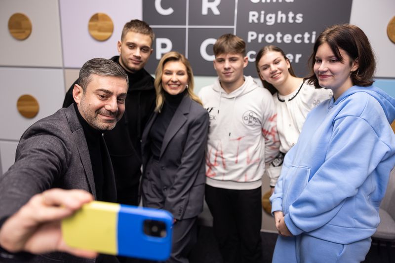 Photos: ASH & CRAYONS Trailer Debuts; Evgeny Afineevsky Documentary in Theaters — photo 5 of 7