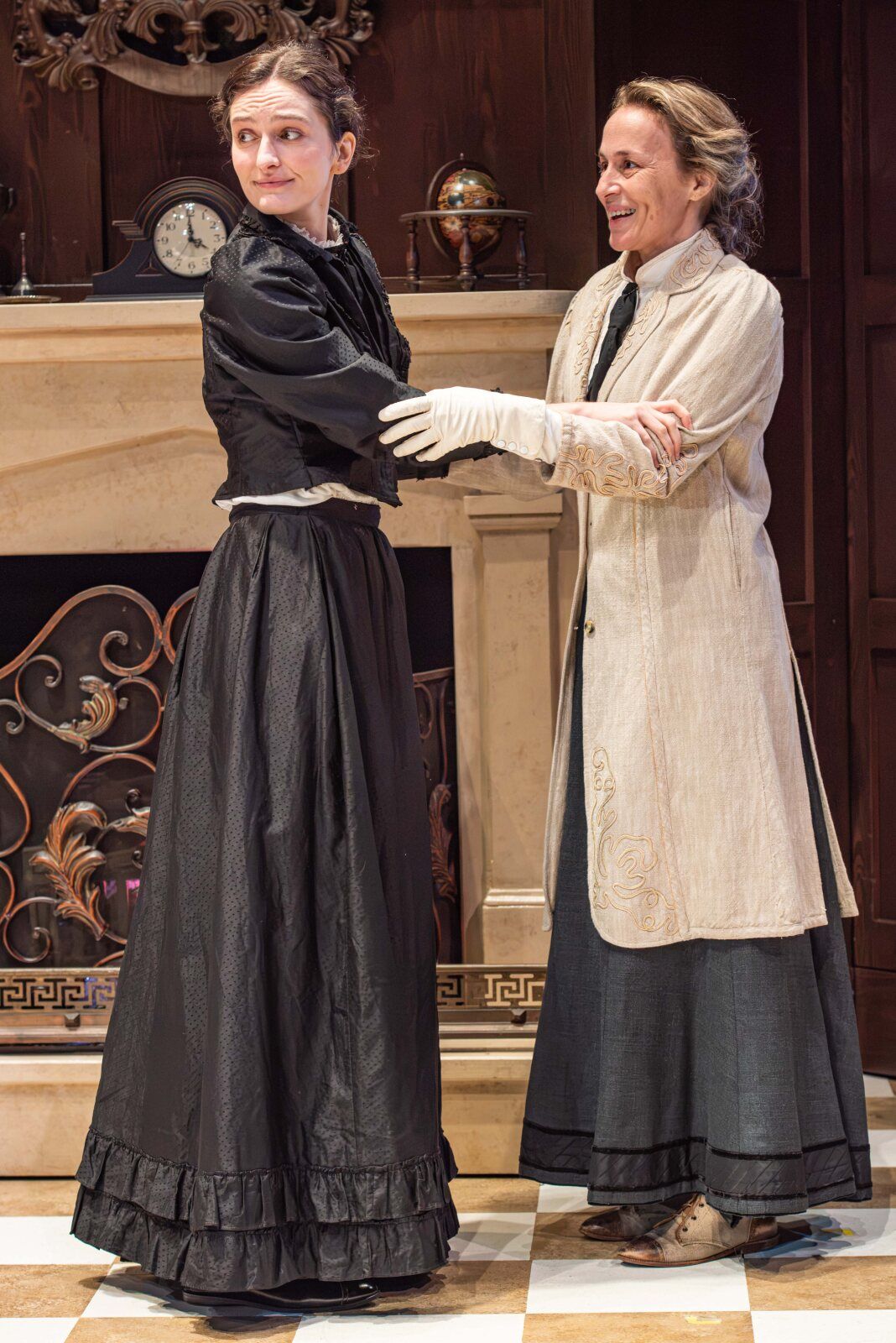 Photos: First Look at PHYL at Mint Theater Company — photo 7 of 9