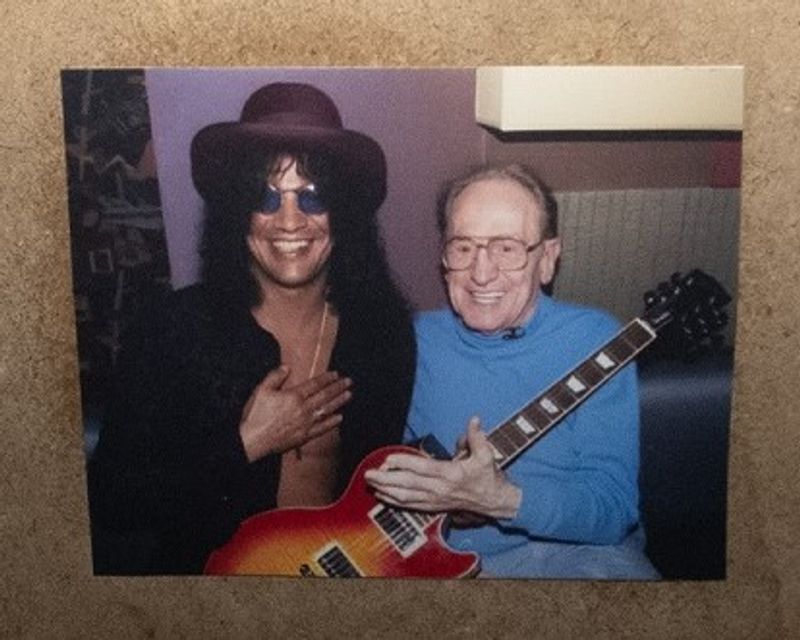Photos: Slash Receives 2026 Les Paul Spirit Award in Hollywood — photo 3 of 12