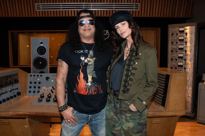 Photos: Slash Receives 2026 Les Paul Spirit Award in Hollywood — photo 6 of 12
