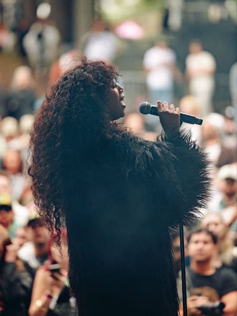 Photos: Rochelle Jordan Releases DISC 3 of THROUGH THE WALL Remix Series — photo 4 of 5