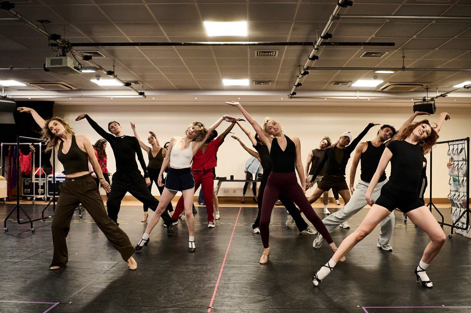 Photos: Teri Hatcher and More in Rehearsal For THE DEVIL WEARS PRADA — photo 10 of 12