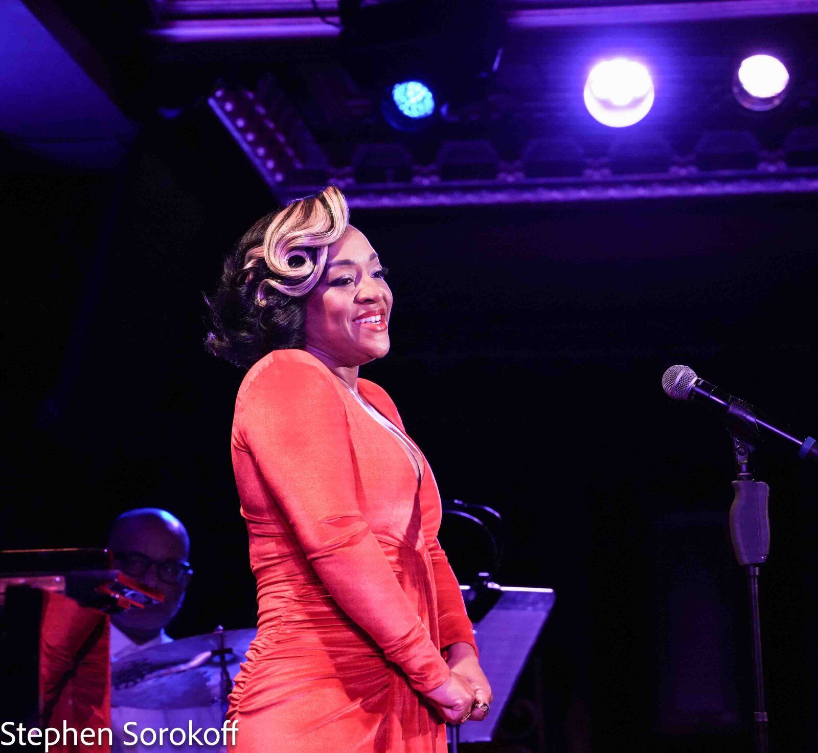 Review: OPERA’S BRANDIE INEZ SUTTON DOES A SOLO SHOWSTOPPER OF AN OPENER FOR 54 BELOW Image