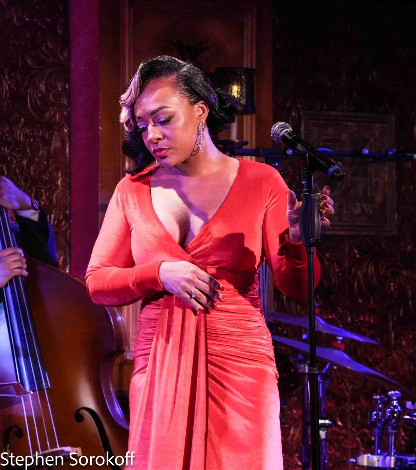 Review: OPERA’S BRANDIE INEZ SUTTON DOES A SOLO SHOWSTOPPER OF AN OPENER FOR 54 BELOW Image