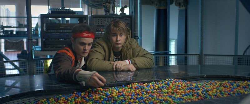 Photos: CALIFORNIA SCHEMIN' Opens in U.S. Theaters — photo 10 of 26