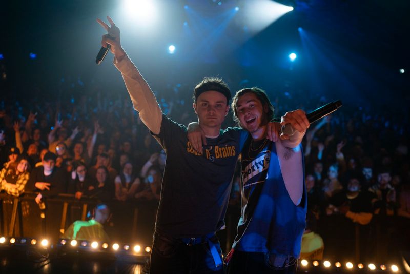 Photos: CALIFORNIA SCHEMIN' Opens in U.S. Theaters — photo 24 of 26