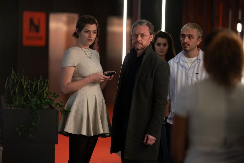 Photos: CALIFORNIA SCHEMIN' Opens in U.S. Theaters — photo 19 of 26