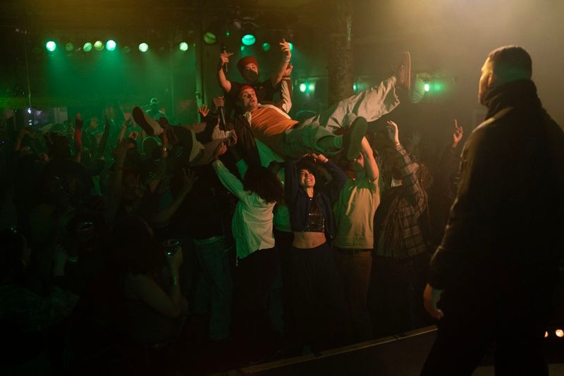 Photos: CALIFORNIA SCHEMIN' Opens in U.S. Theaters — photo 16 of 26