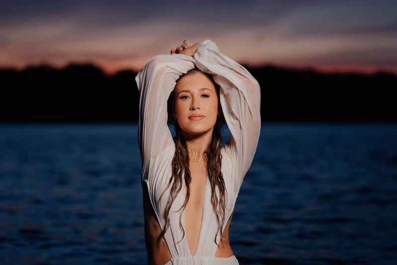 Photos: Maddie Font Announces DRIVE ME AROUND EP — photo 4 of 4
