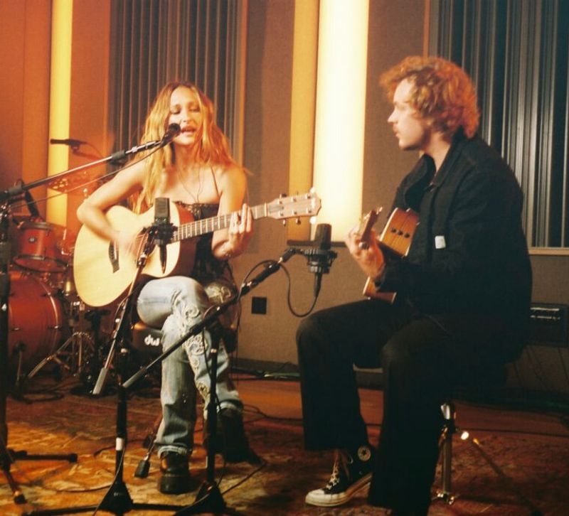 Photos: Sam Shi Releases LIVE FROM SANTA MONICA Acoustic EP and Film — photo 3 of 9
