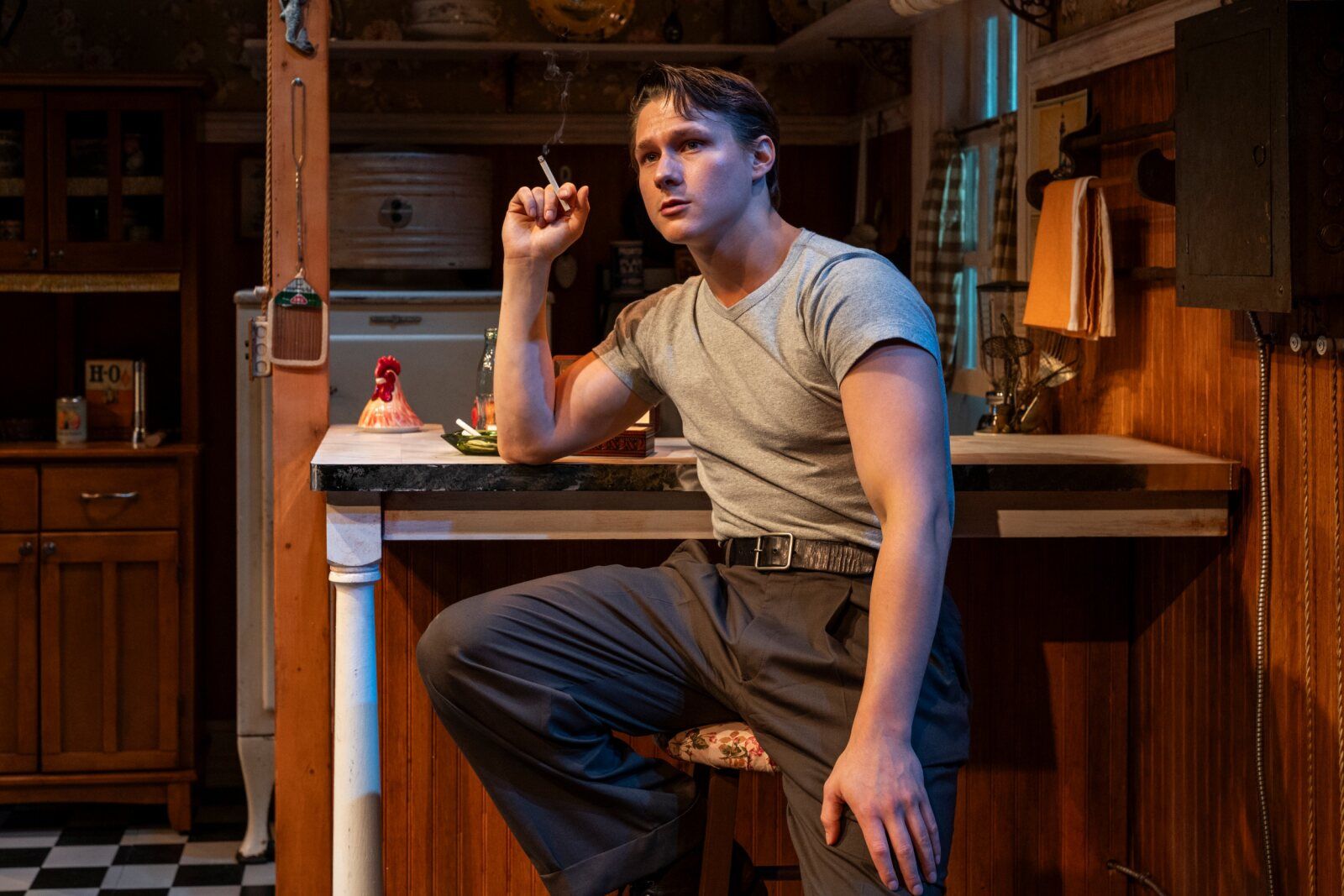 Photos: Johnny Galecki as Tennessee Williams in KOWALSKI — photo 7 of 14