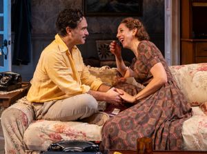 Johnny Galecki, Alison Cimmet Photo