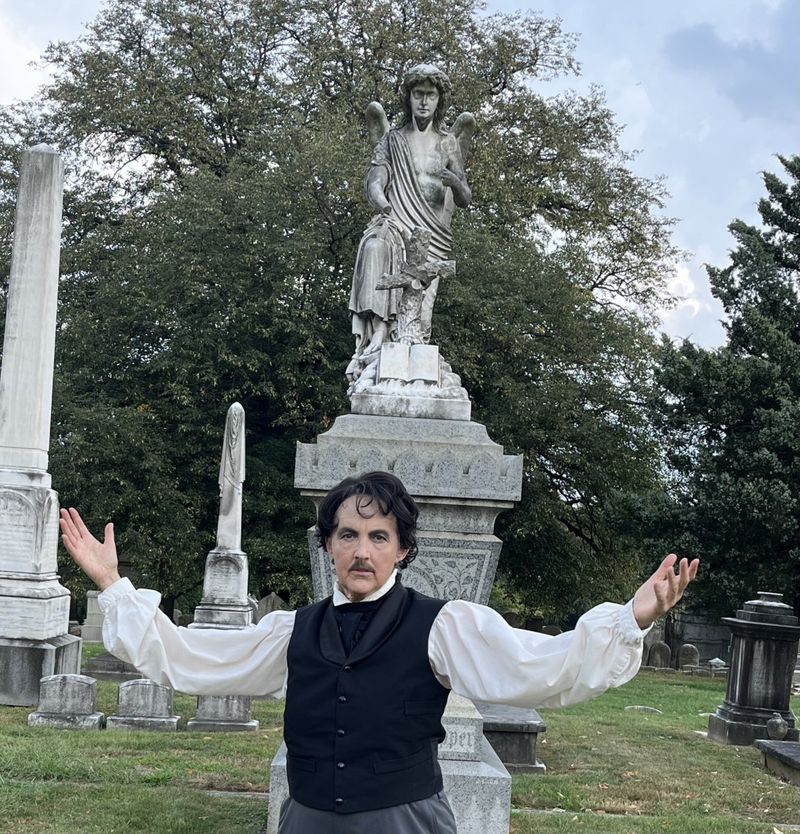 Interview: Helen McKenna of TELL-TALE POE at Ritz Theatre Image