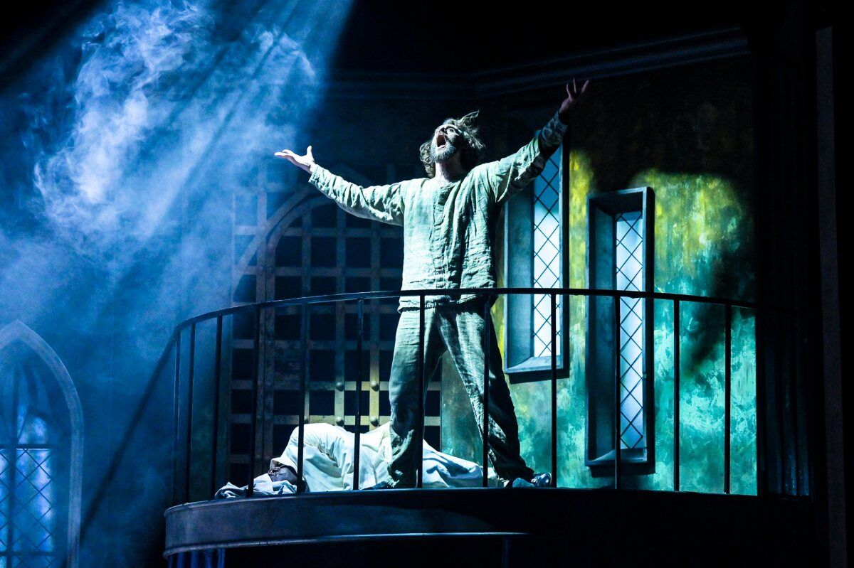 Photos: First Look at DRACULA at TheatreWorks Silicon Valley — photo 6 of 11