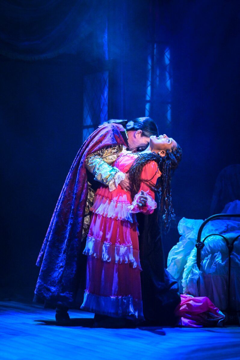 Photos: First Look at DRACULA at TheatreWorks Silicon Valley — photo 5 of 11