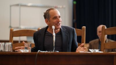 Peter Jacobson Photo