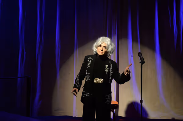 Caroline Aaron Photo