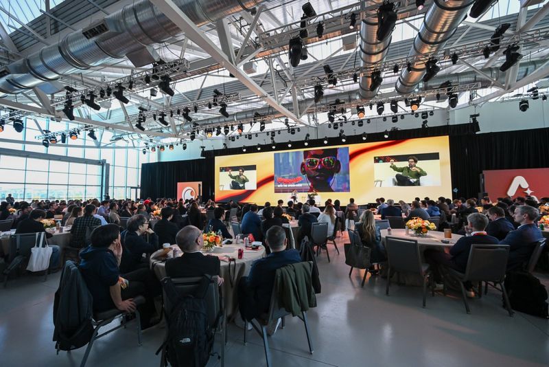 Photos: Samuel L. Jackson, James Gunn, Big Sean at Crunchyroll Anime Future Forum — photo 17 of 17
