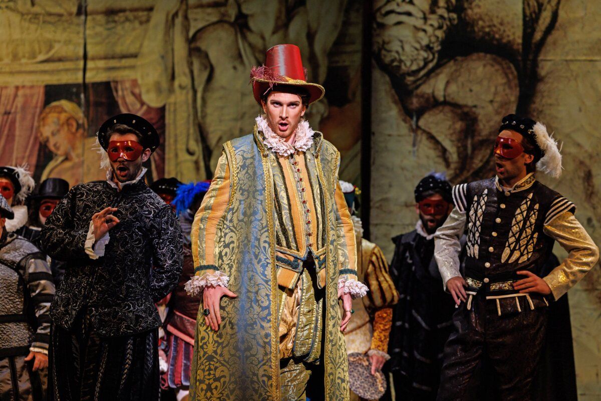 Photos: Pittsburgh Opera's RIGOLETTO Continues at the Benedum Center — photo 4 of 38