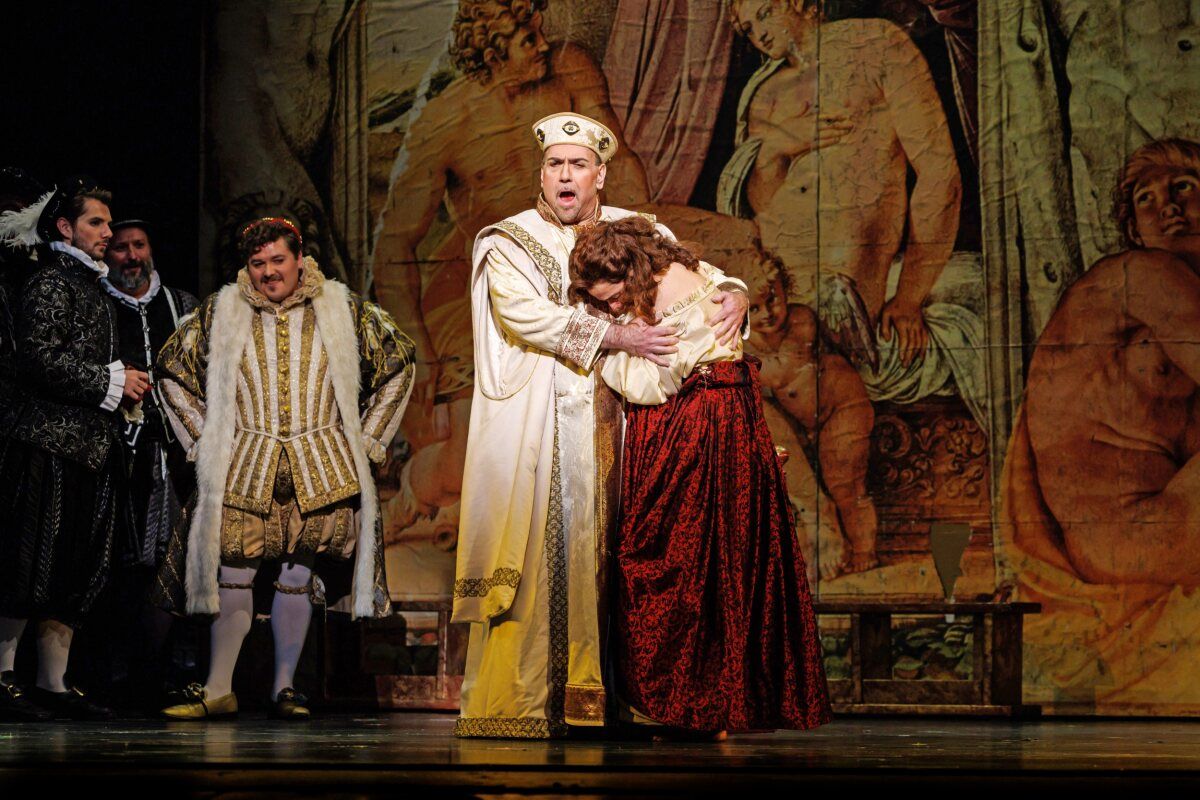Photos: Pittsburgh Opera's RIGOLETTO Continues at the Benedum Center — photo 2 of 38