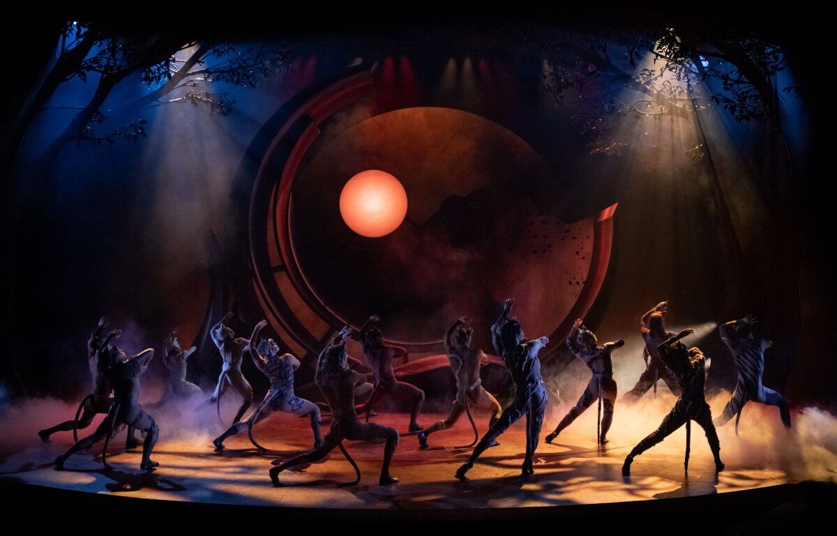 Photos: Louise Dearman and More in the CATS UK and Ireland Tour — photo 4 of 6