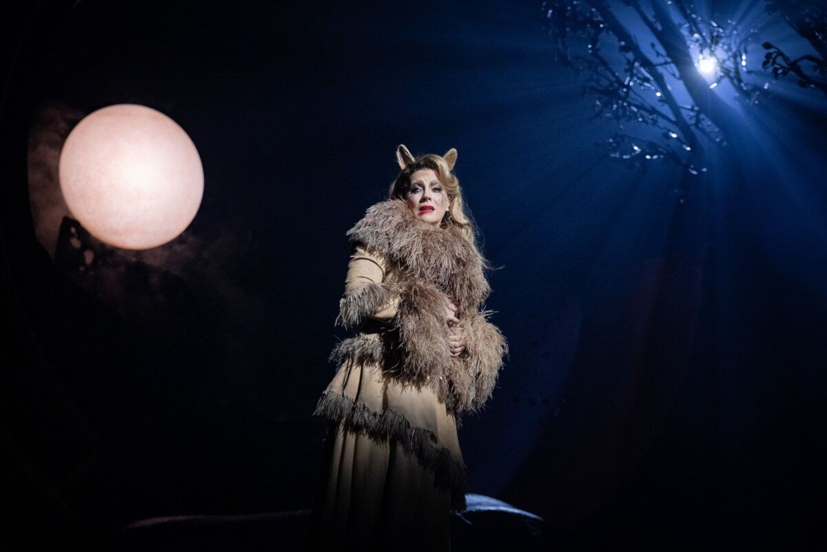 Louise Dearman at Photos: Louise Dearman and More in the CATS UK and Ireland Tour