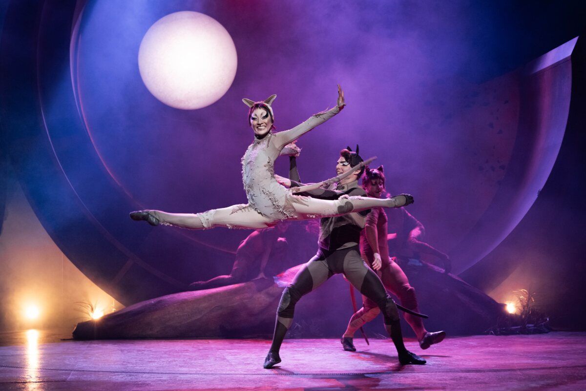 Photos: Louise Dearman and More in the CATS UK and Ireland Tour — photo 1 of 6