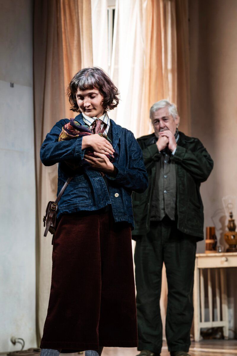 Photos: Kristin Scott Thomas, Stephen Mangan, and More in THE CHERRY ORCHARD — photo 15 of 21