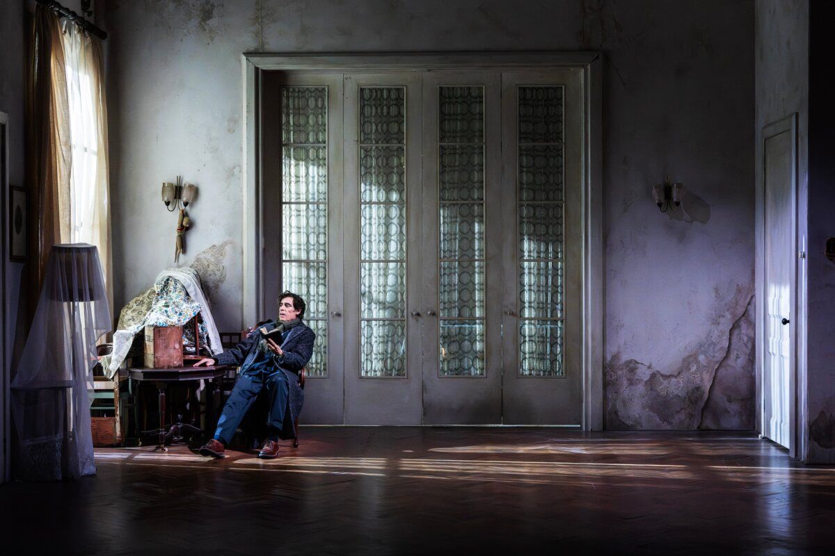 Photos: Kristin Scott Thomas, Stephen Mangan, and More in THE CHERRY ORCHARD — photo 17 of 21