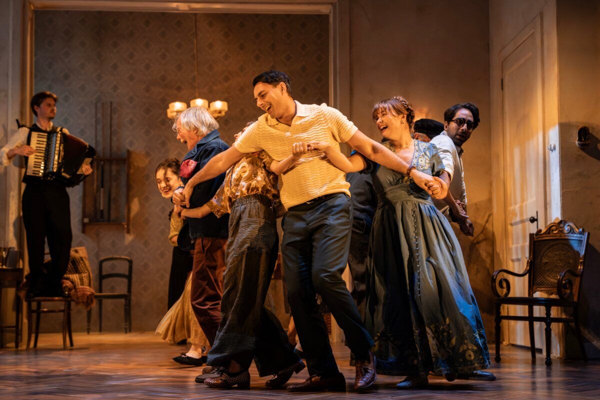 Photos: Kristin Scott Thomas, Stephen Mangan, and More in THE CHERRY ORCHARD — photo 21 of 21