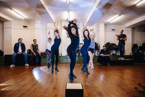 Holly James (centre) & cast @ BroadwayWorld Holly James (centre) & cast Photo