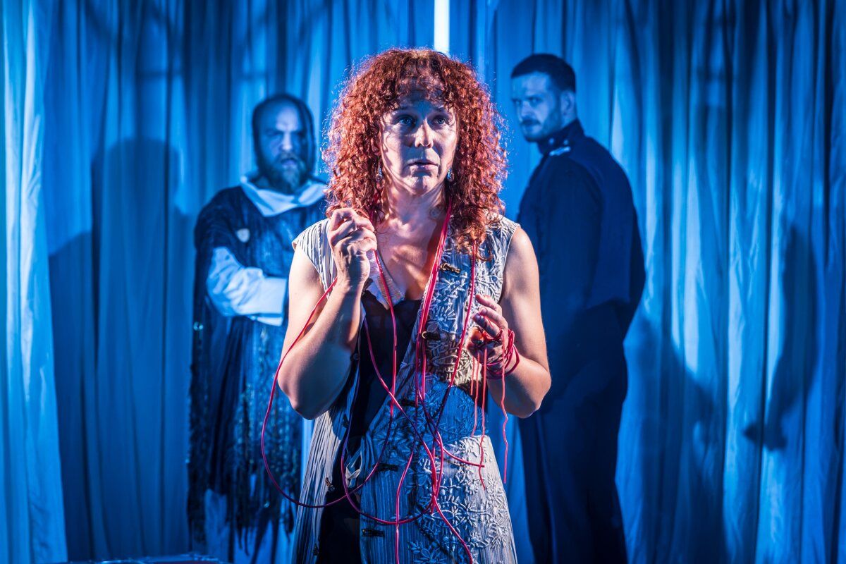 Photos: First Look at National Theatre's BACCHAE Schools Tour — photo 19 of 22