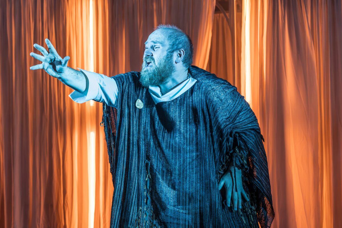Photos: First Look at National Theatre's BACCHAE Schools Tour — photo 9 of 22
