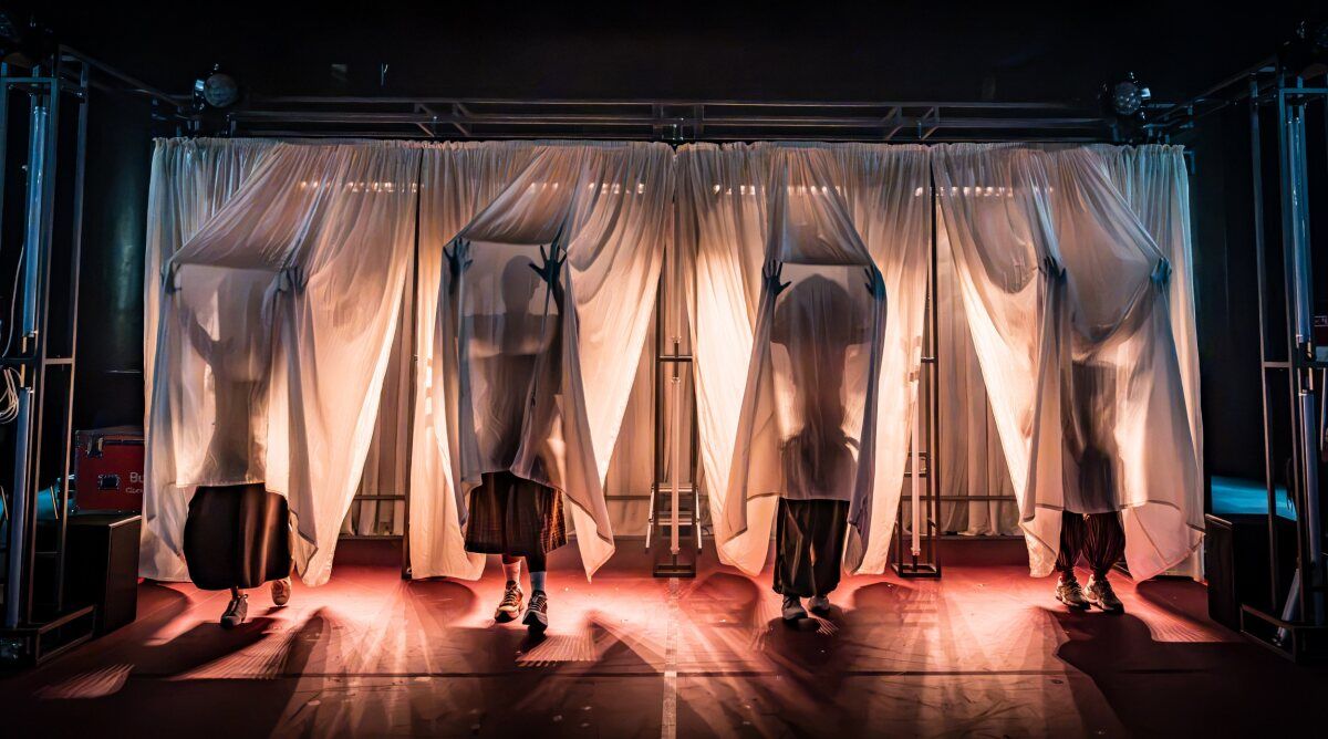 Photos: First Look at National Theatre's BACCHAE Schools Tour — photo 5 of 22