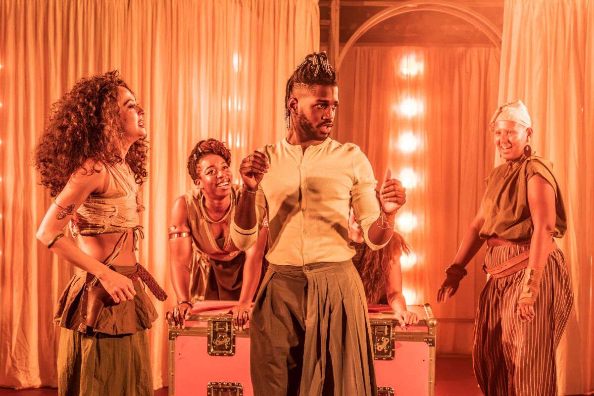 Photos: First Look at National Theatre's BACCHAE Schools Tour — photo 12 of 22