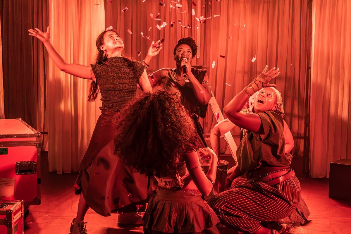 Photos: First Look at National Theatre's BACCHAE Schools Tour — photo 17 of 22